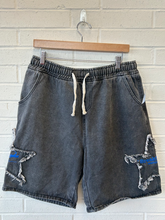 Load image into Gallery viewer, Shorts Size Large
